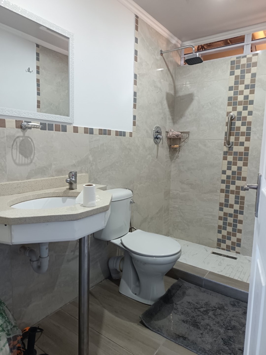 6 Bedroom Property for Sale in Maitland Western Cape